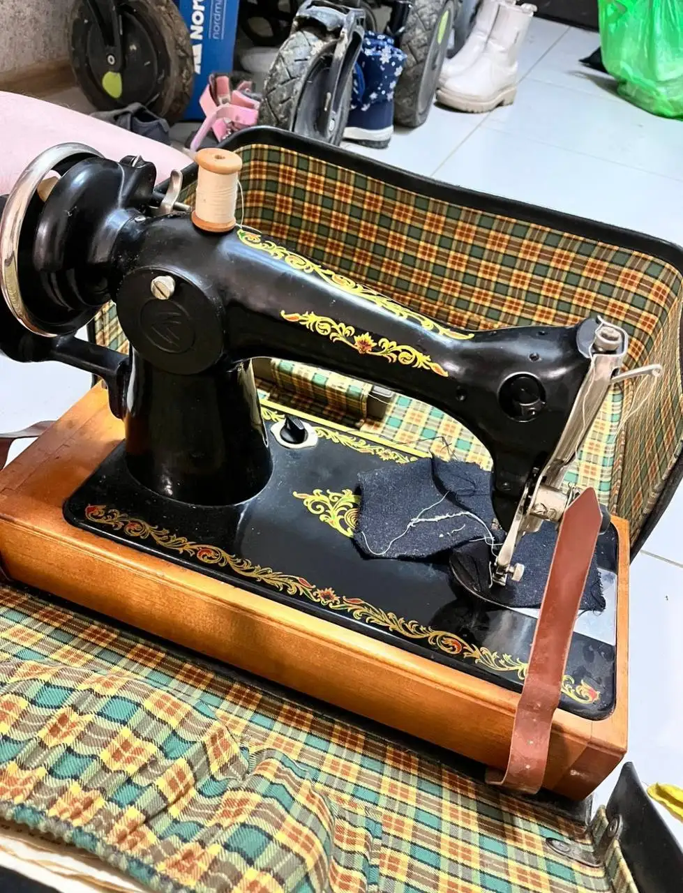 Продам швейную машинку в отличном состоянии - Барахолка в Тюмень