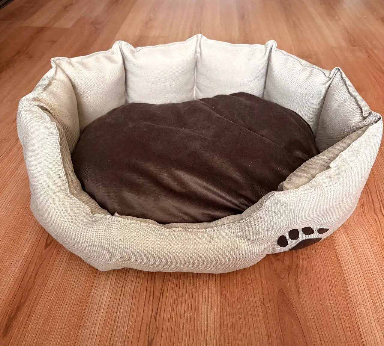 Продам лежанку с двухсторонней подушкой - Для животных (Барахолка) в Тюмень