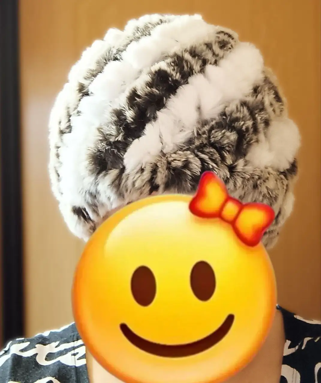 Шапка зимняя вязаная с кроличьим мехом - Одежда (Барахолка) в Тюмень