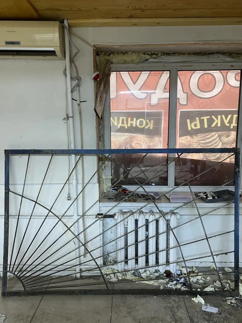 Решетка металлическая 2,03 м х 1,24 м - Решетки (Запчасти) в Тюмень