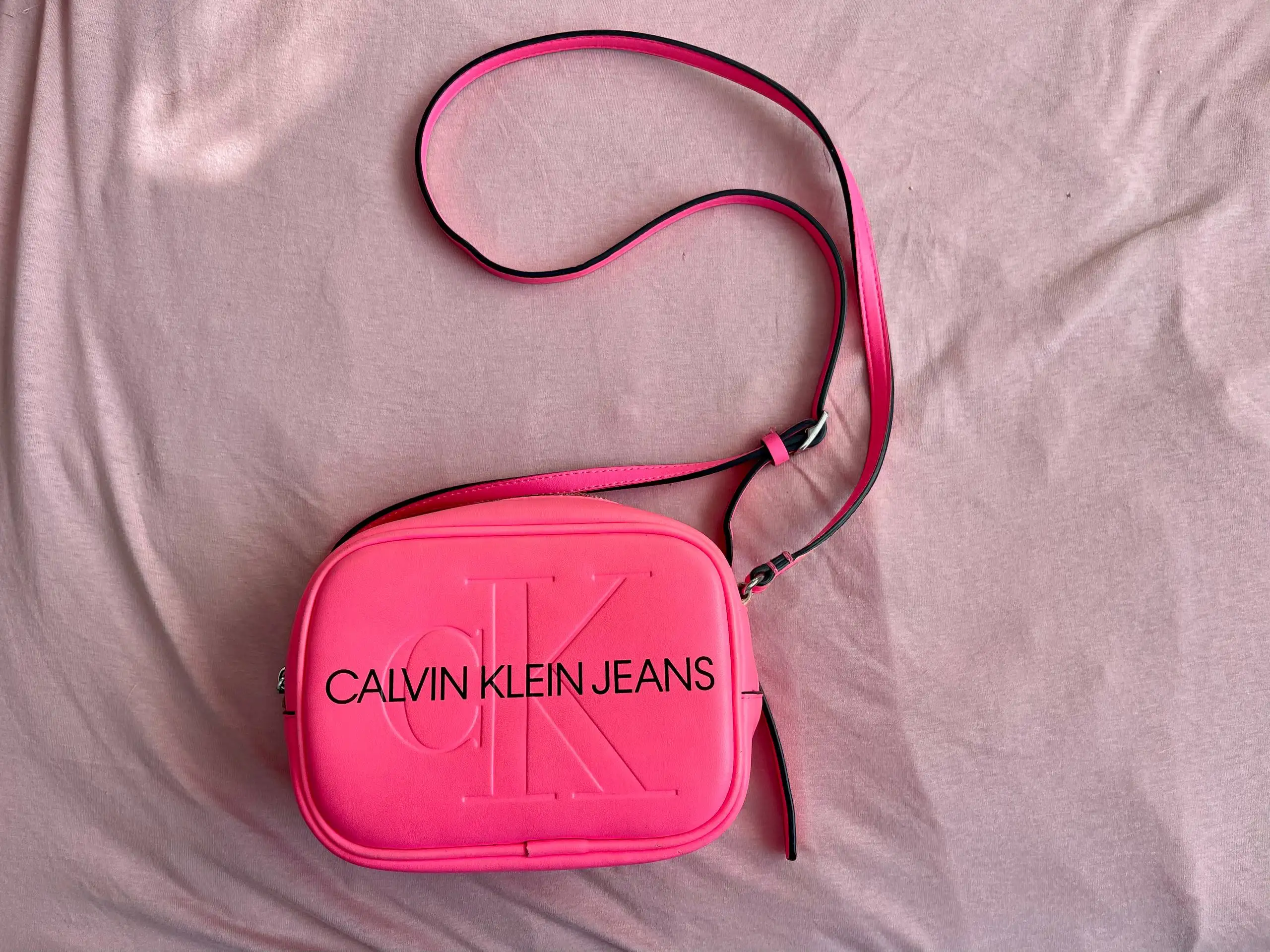 Продам сумку Calvin Klein Jeans оригинал - Сумки (Одежда) в Тюмень