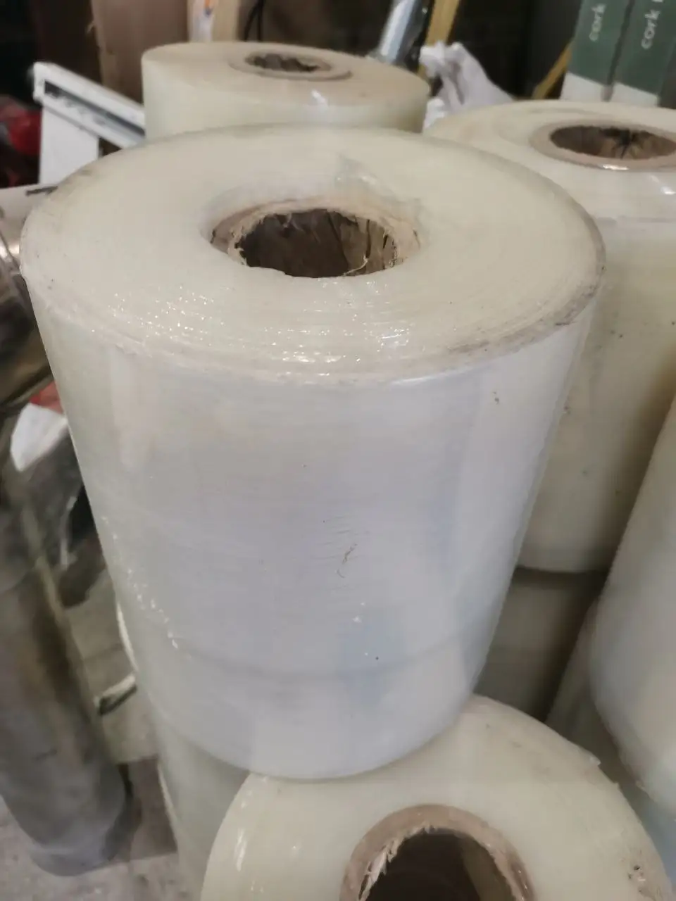 Продам стрейч плёнку 250 мм - Барахолка в Тюмень