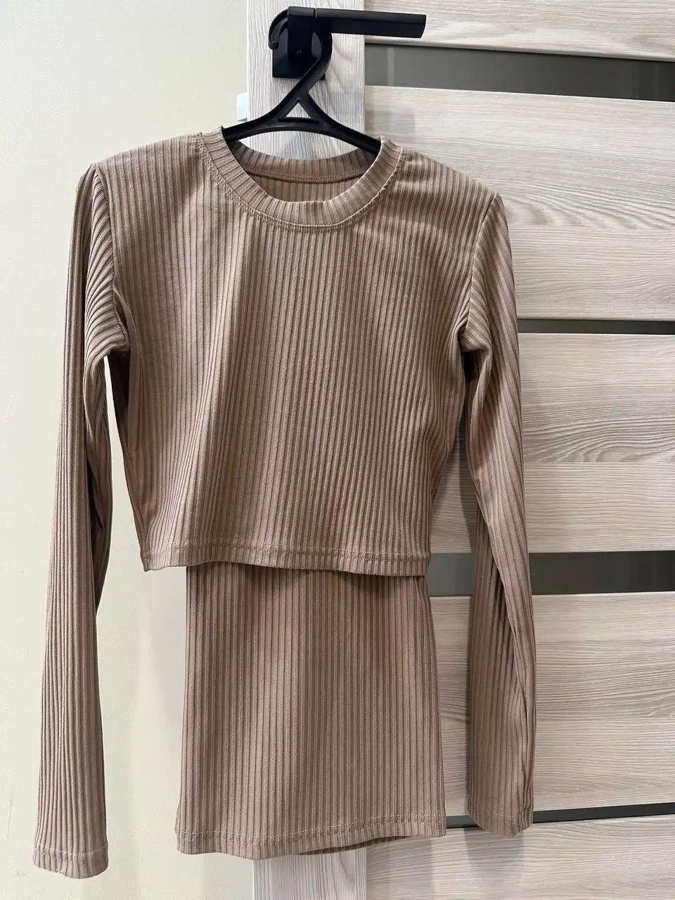 Продам женский костюм размер 42 бежевый - Женская одежда (Одежда) в Тюмень