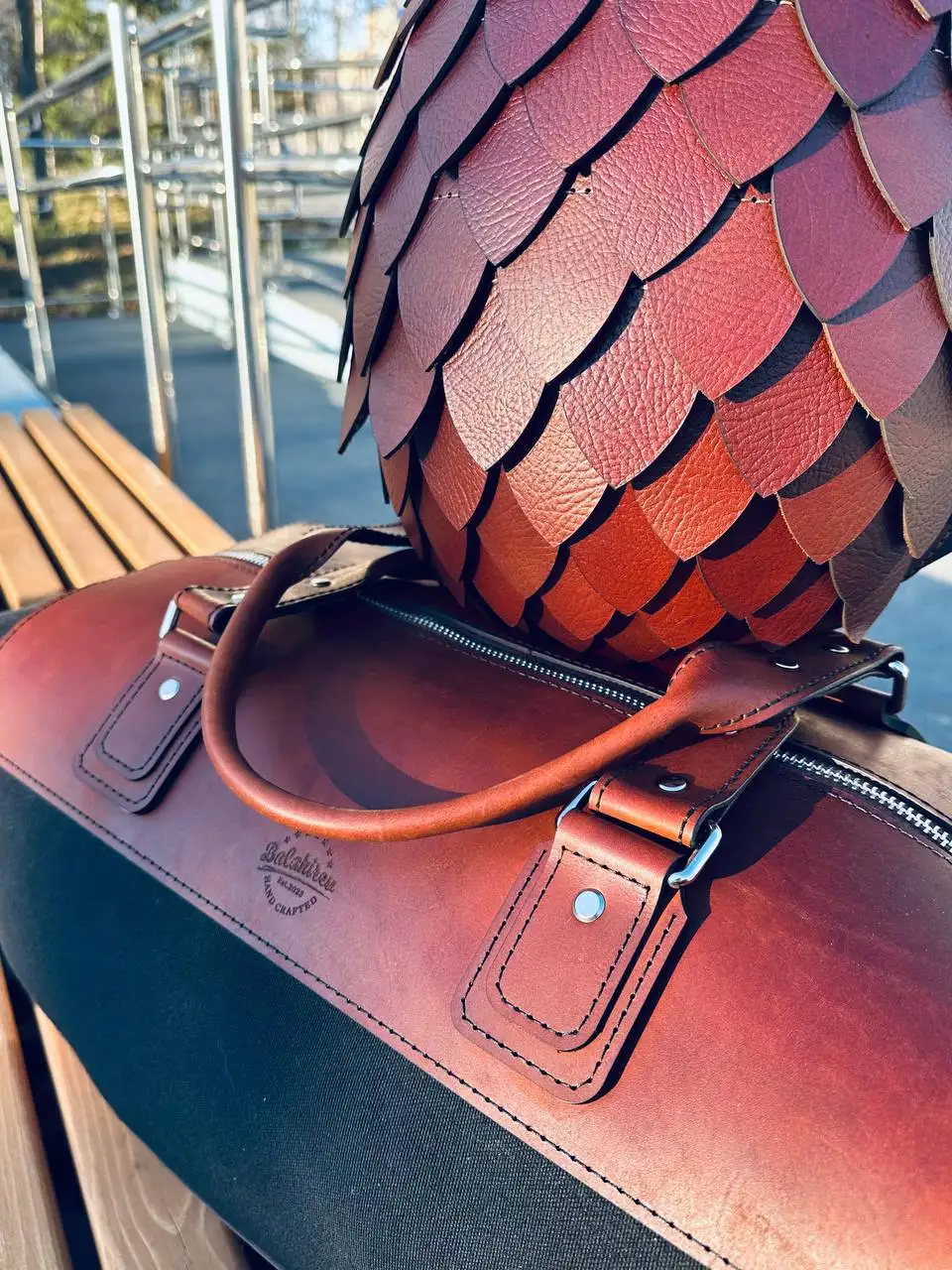 Кожаные изделия ручной работы собственного производства - Одежда в Тюмень