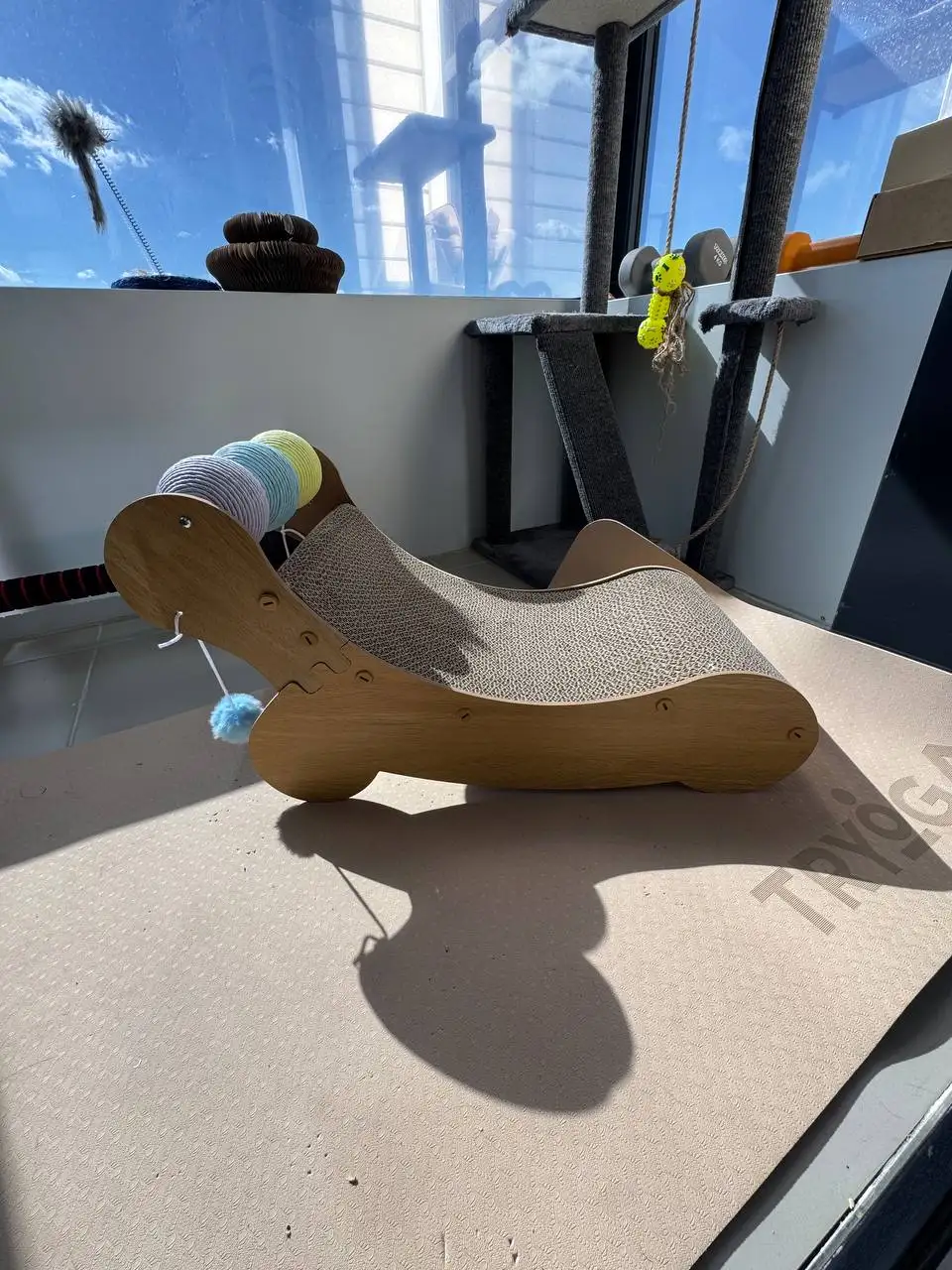 Отдам новую когтеточку для кошки - Аксессуары для животных (Животные) в Тюмень