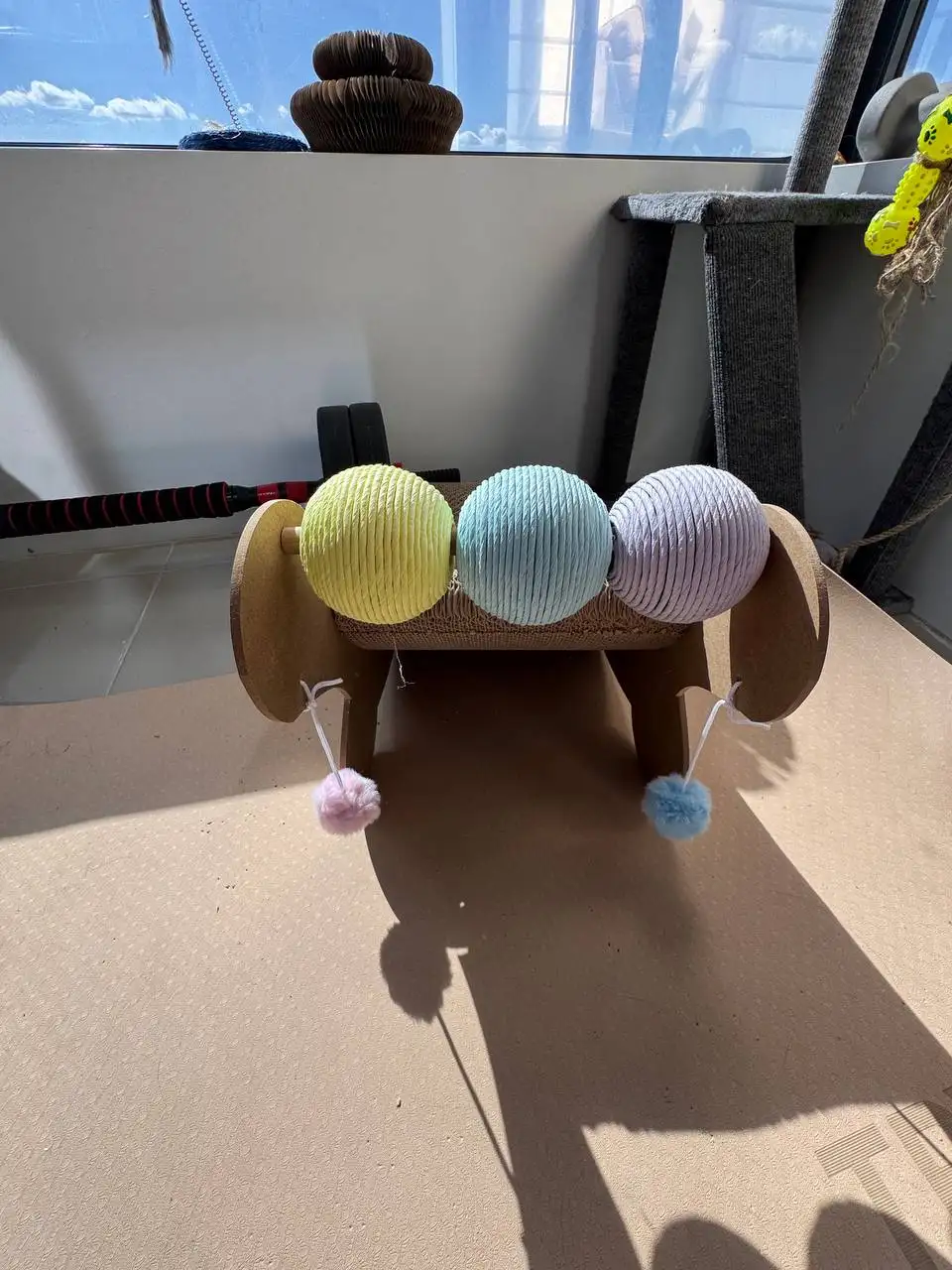 Отдам новую когтеточку для кошки - Аксессуары для животных (Животные) в Тюмень