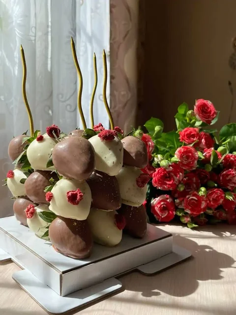 Торт из клубники в шоколаде и наборы - Снегоходы в Тюмень