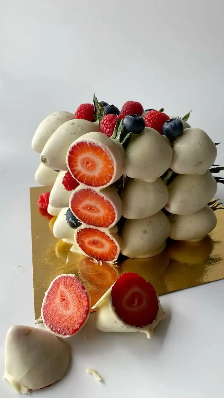 Торт из клубники в шоколаде и наборы - Барахолка в Тюмень