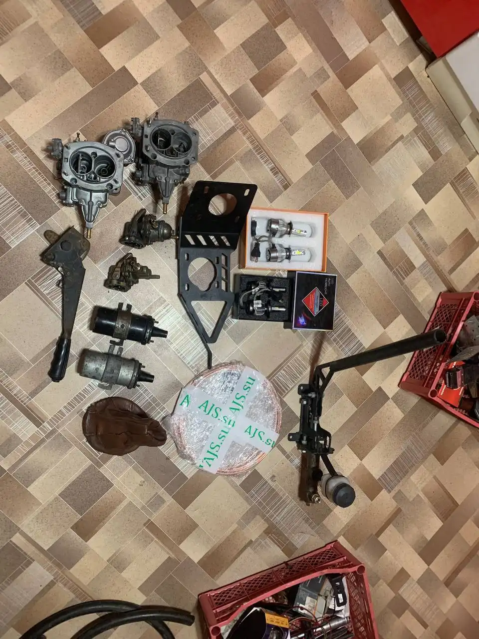 Продам все, что на фото, не дорого! Всё от классики