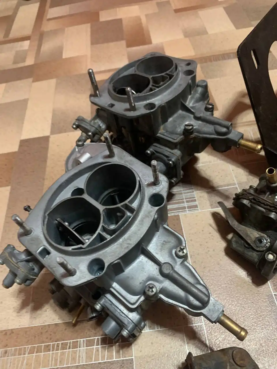 Продам все, что на фото, не дорого! Всё от классики