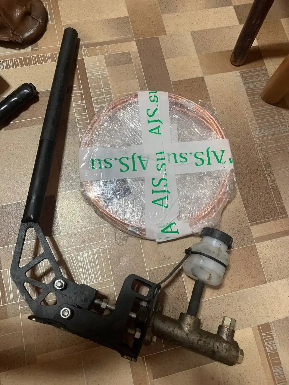 Продам все, что на фото, не дорого! Всё от классики