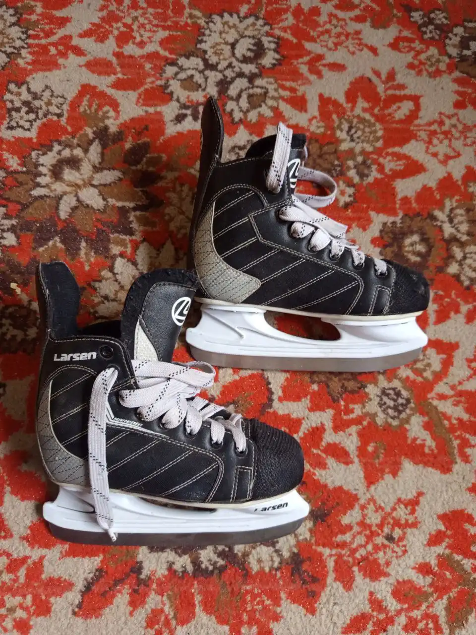 Продам коньки Larsen Vancouver 37