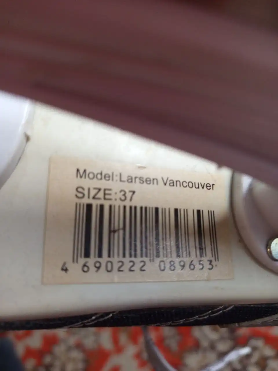 Продам коньки Larsen Vancouver 37