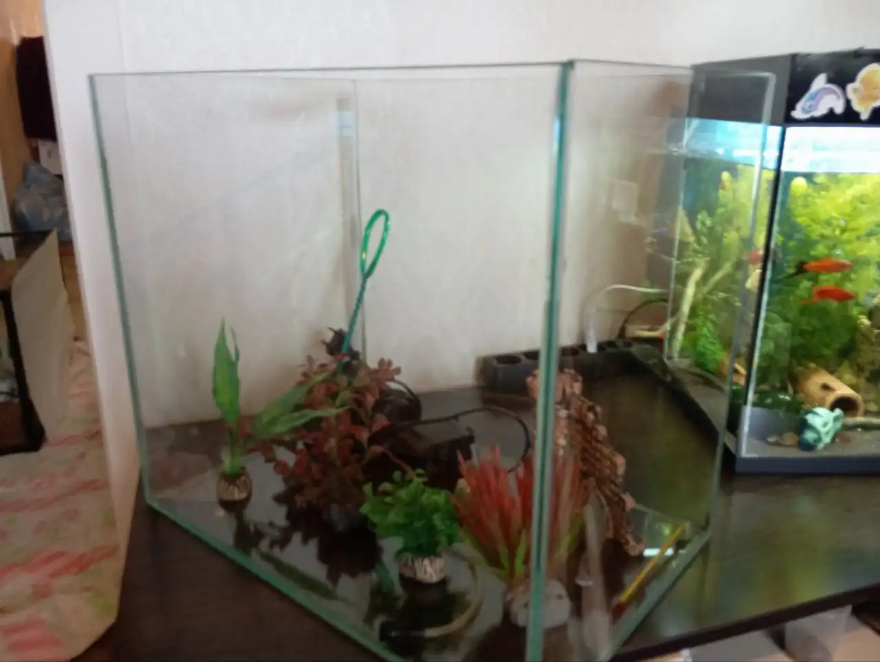 Продам два аквариума