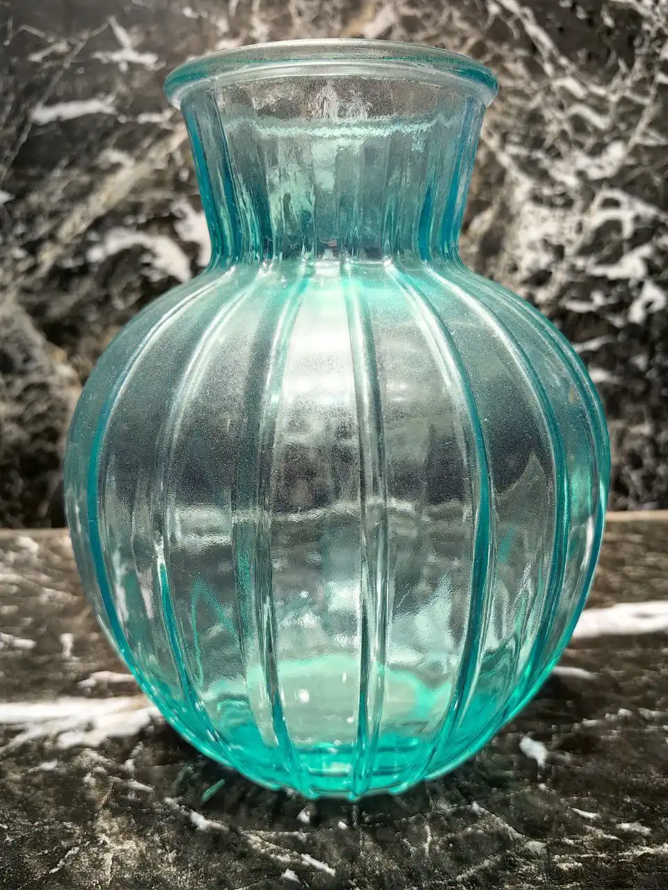 Стеклянная ваза