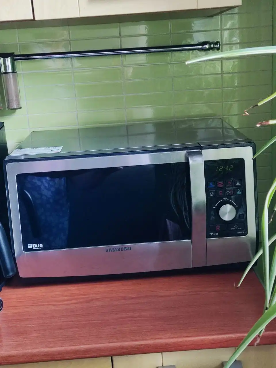 Микроволновая печь Samsung б/у в хорошем состоянии - Крупная бытовая техника (Электроника) в Красноярск