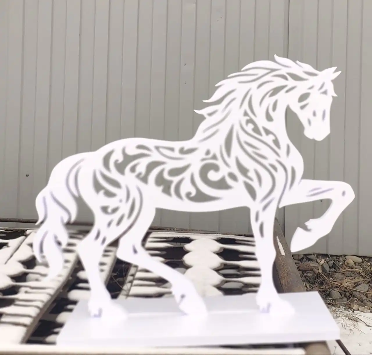 Напольные фигуры и сани разных размеров