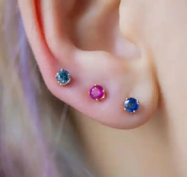 Прокол ушей пистолетом