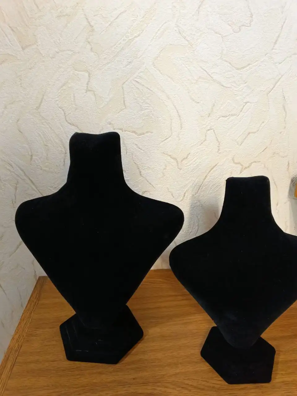 Выставочное оборудование для ювелирных изделий и бижутерии