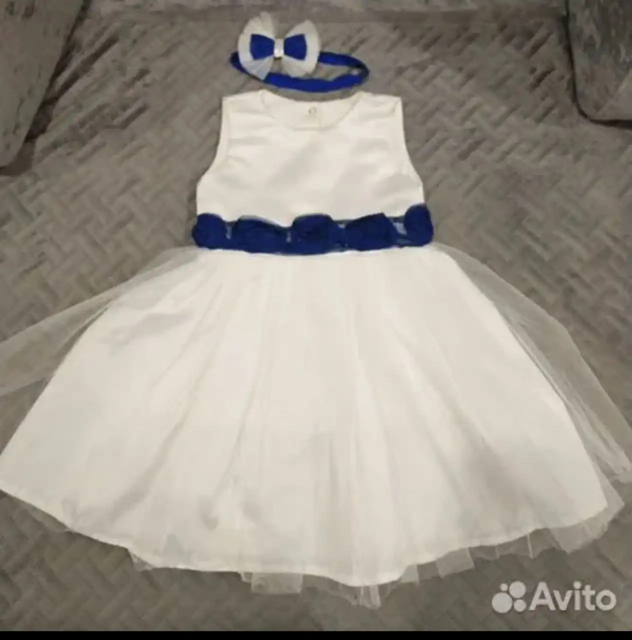 Продам телефон на 2-3 года