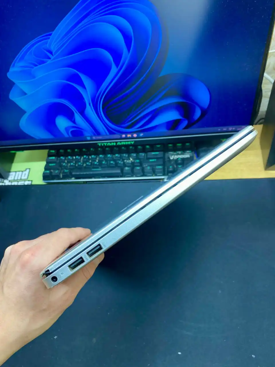 Мощный ноутбук для работы или учебы - Ноутбуки (Электроника) в Сургут