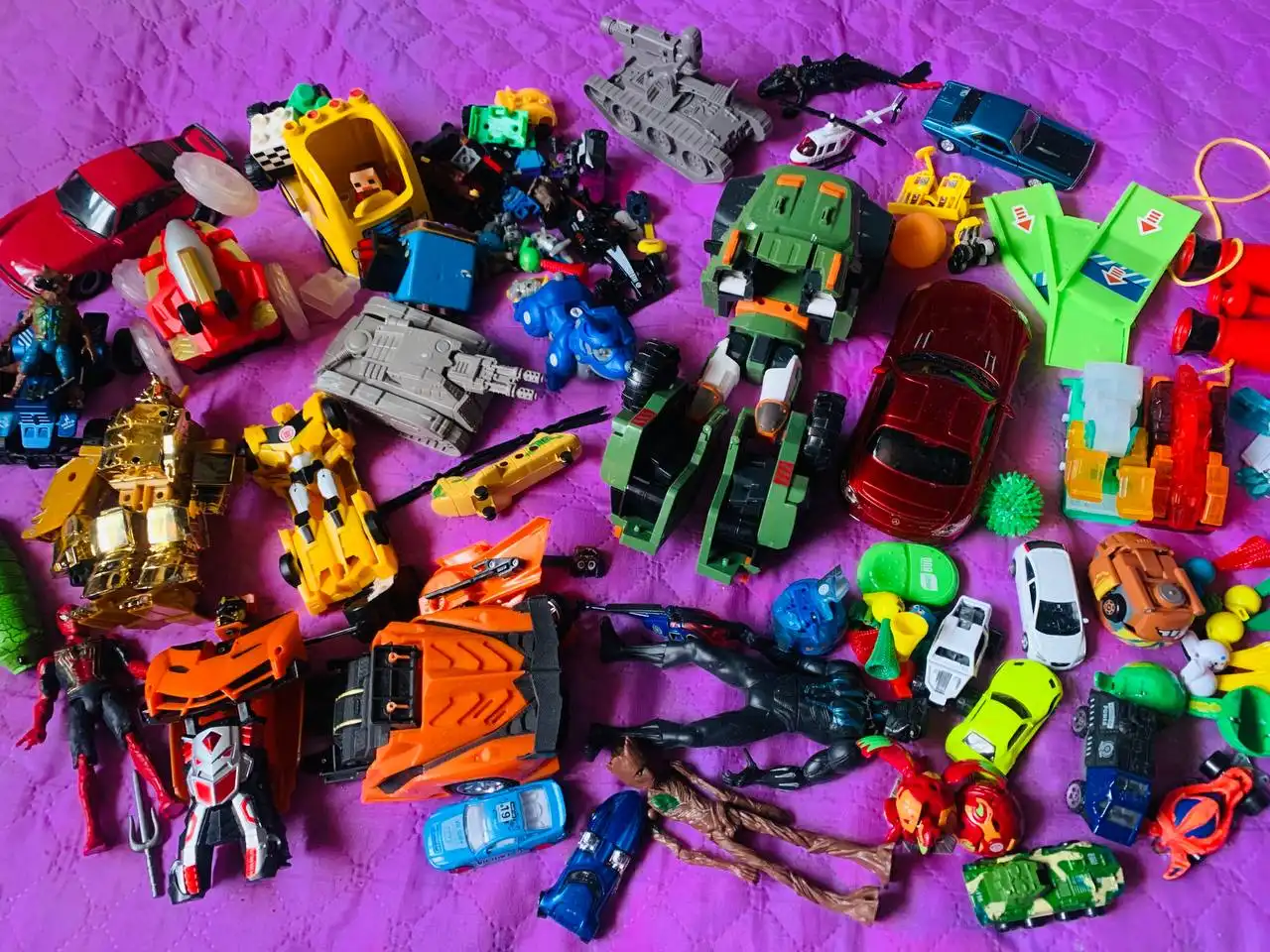 Пакет игрушек в районе ЖД - Игрушки (Барахолка) в Сургут