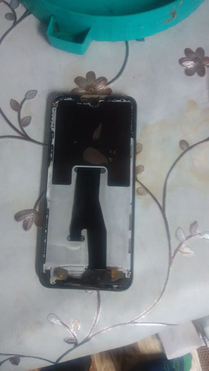 Продам телефон на запчасти - Телефоны (Электроника) в Сургут