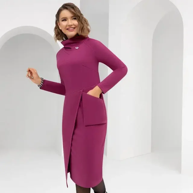 Платье трикотажное 48 размера с брошкой - Вечерние платья в Сургут