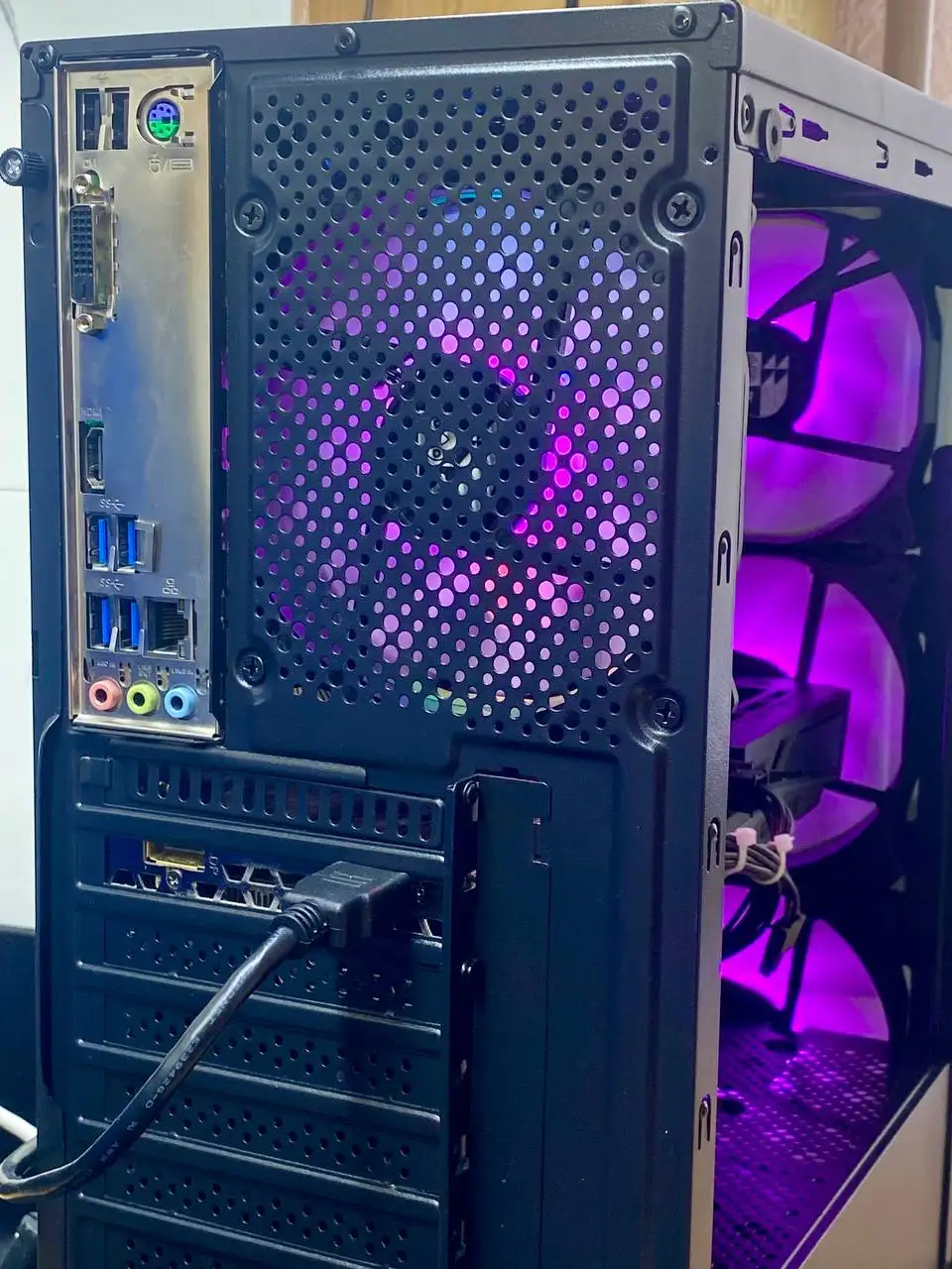 Компьютер для игр, работы и учебы Intel Core i3-8100 RX6500XT - Компьютеры (Электроника) в Сургут