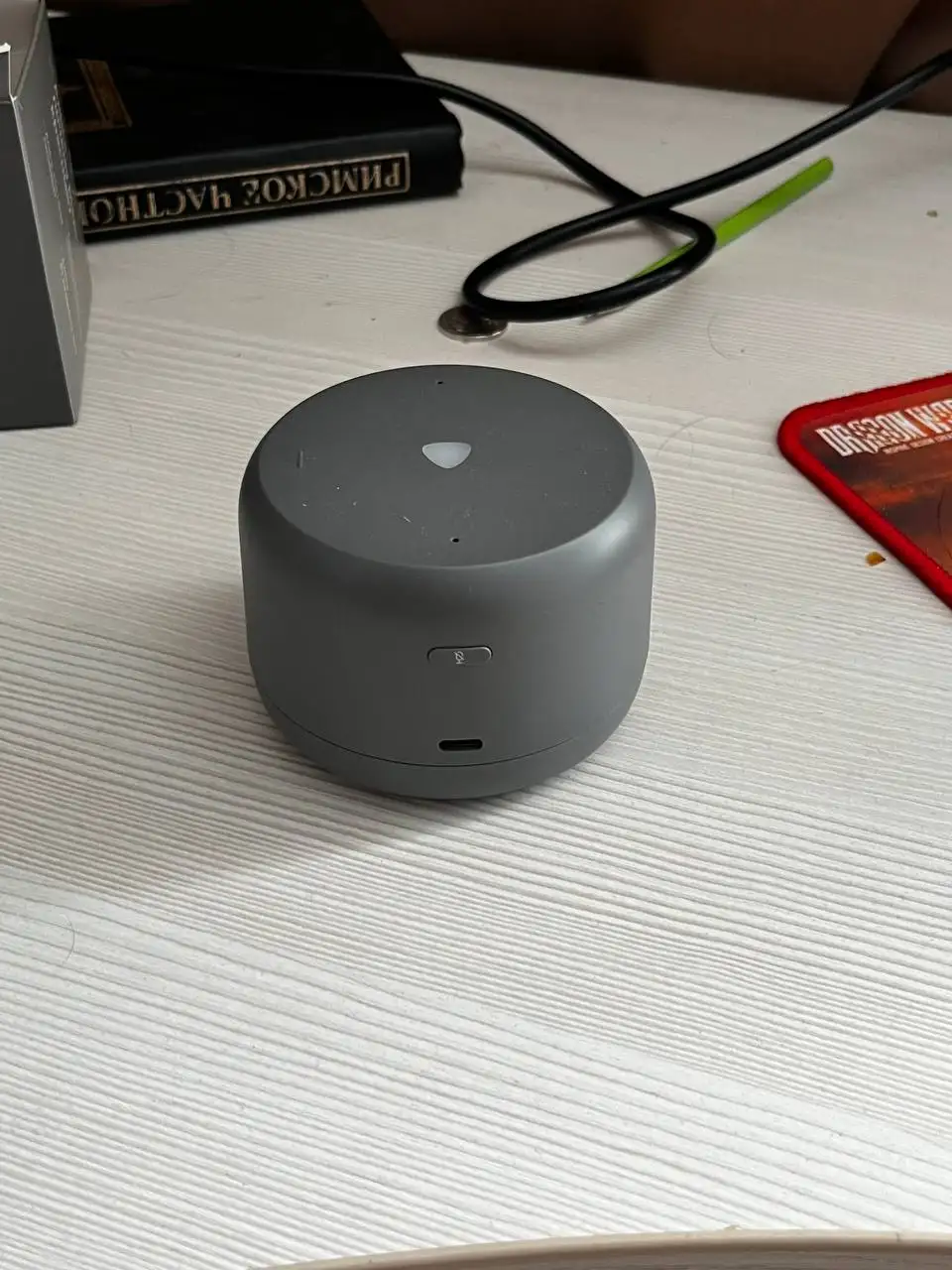 Яндекс Алиса Лайт с коробкой и проводом - Умные колонки (Электроника) в Сургут