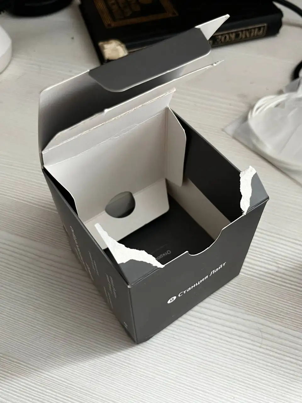 Яндекс Алиса Лайт с коробкой и проводом - Умные колонки (Электроника) в Сургут