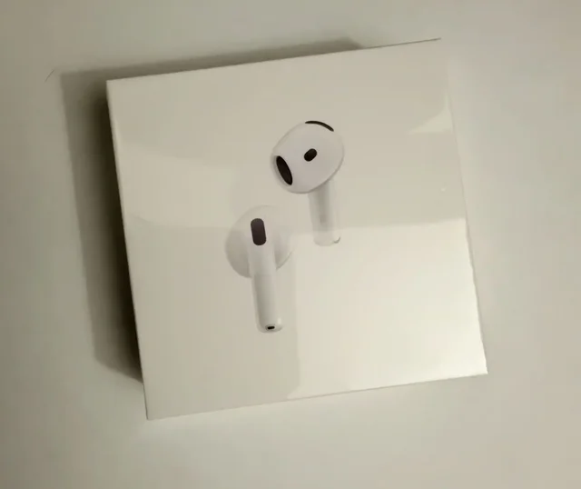 Продам AirPods 4 с шумоподавлением - частное объявление в Москва