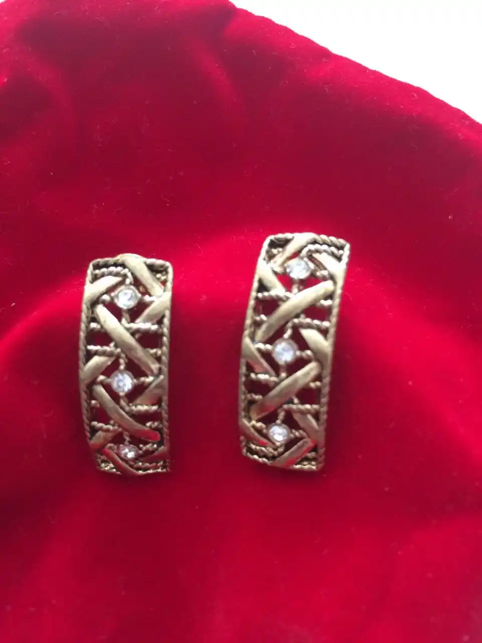 Ювелирные изделия из гипоаллергенного сплава