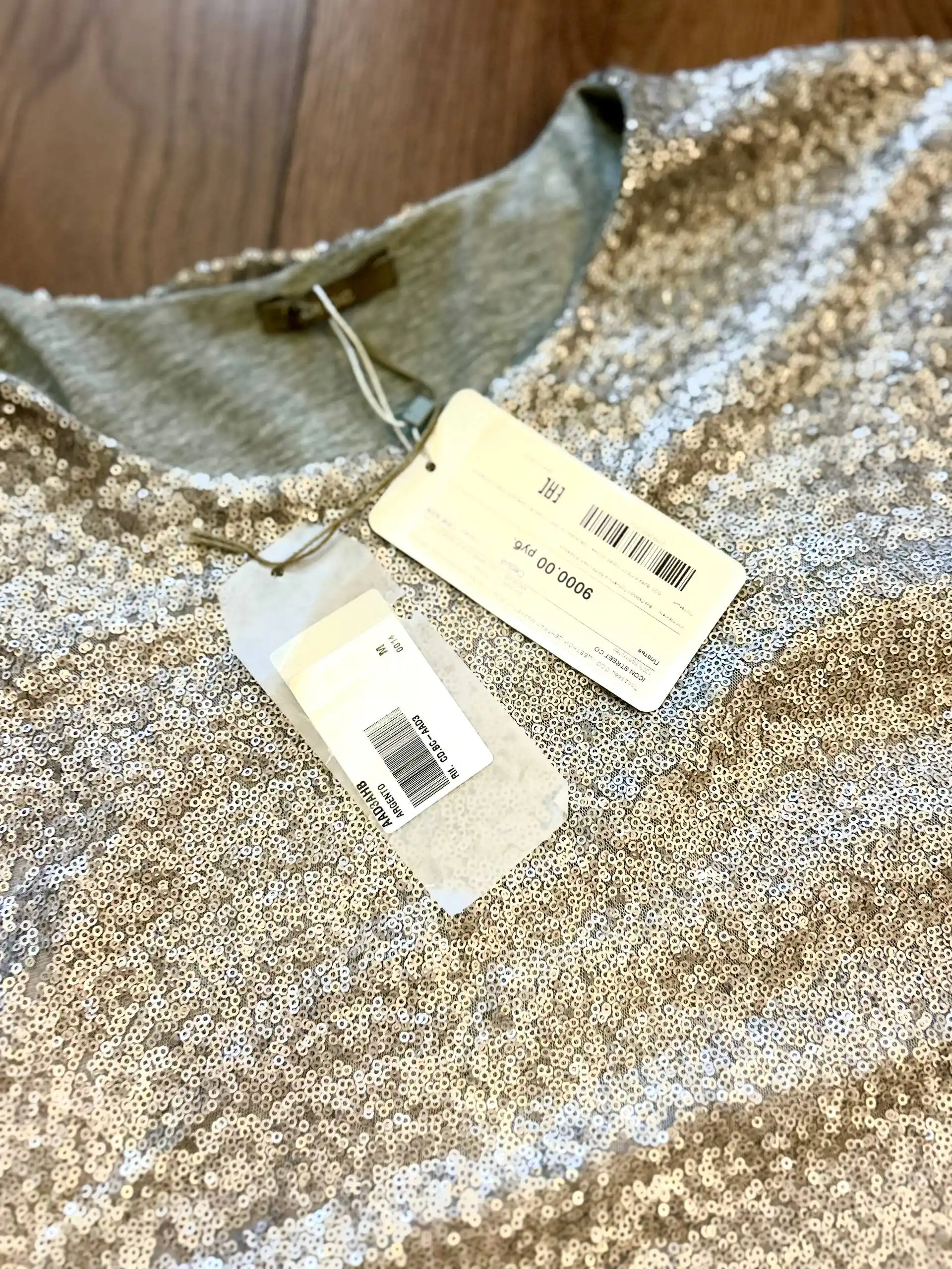 Вечернее платье с пайетками