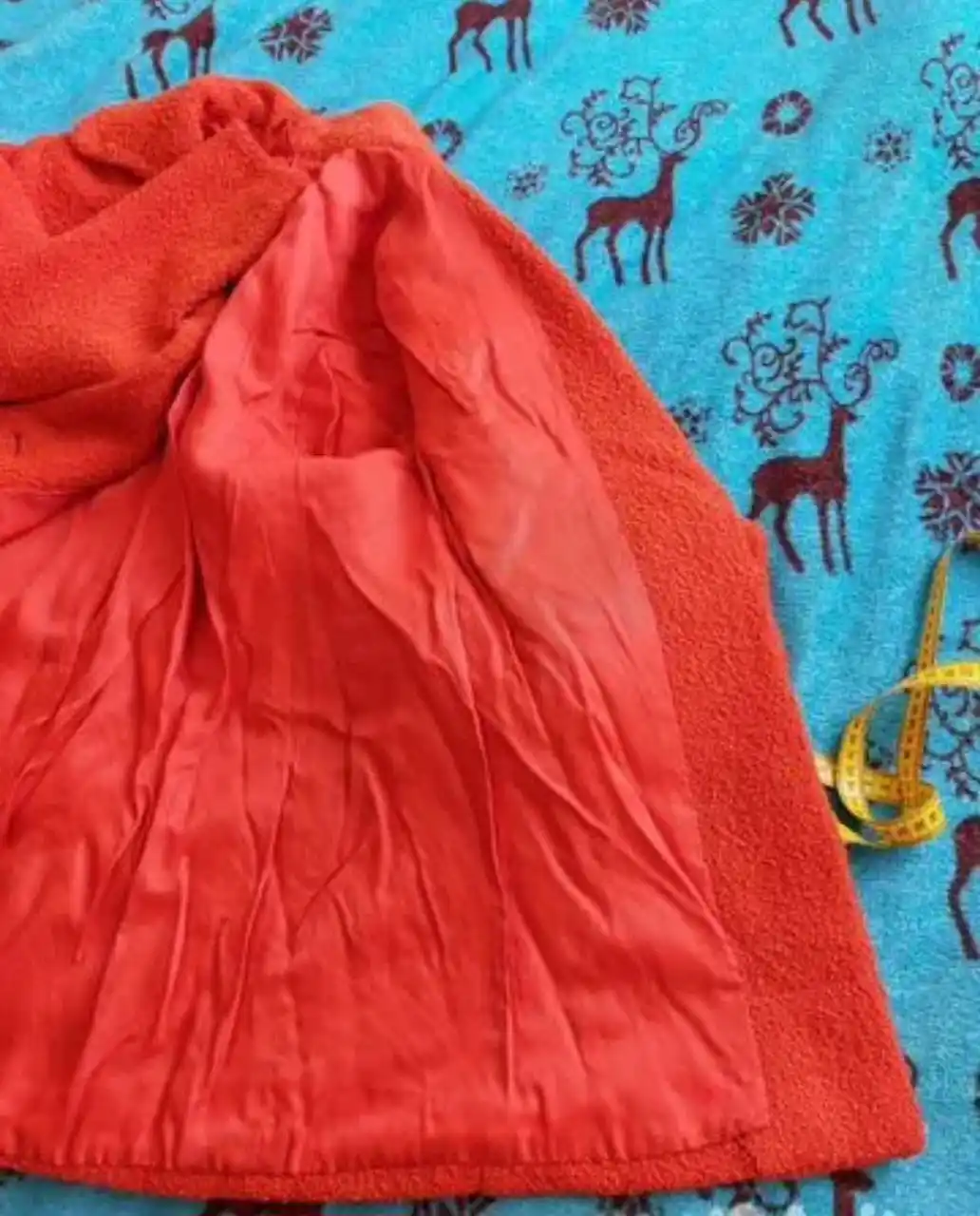 Пальто яркого цвета