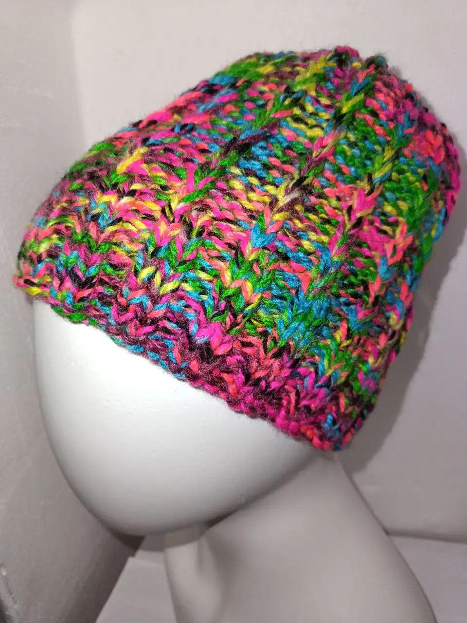 Шапочка ручной работы бини без отворота