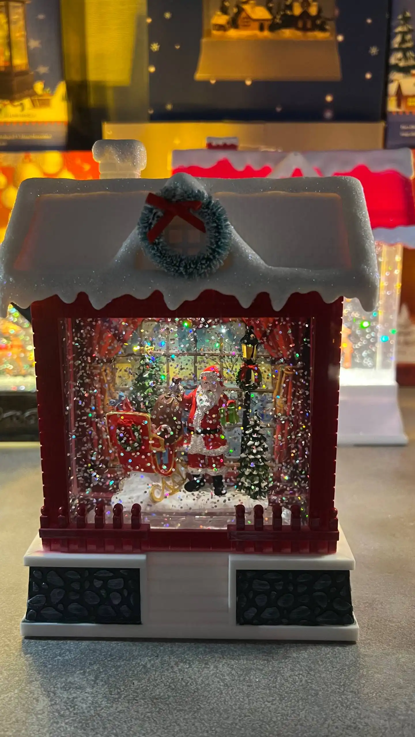 Продажа новогодней коллекции украшений