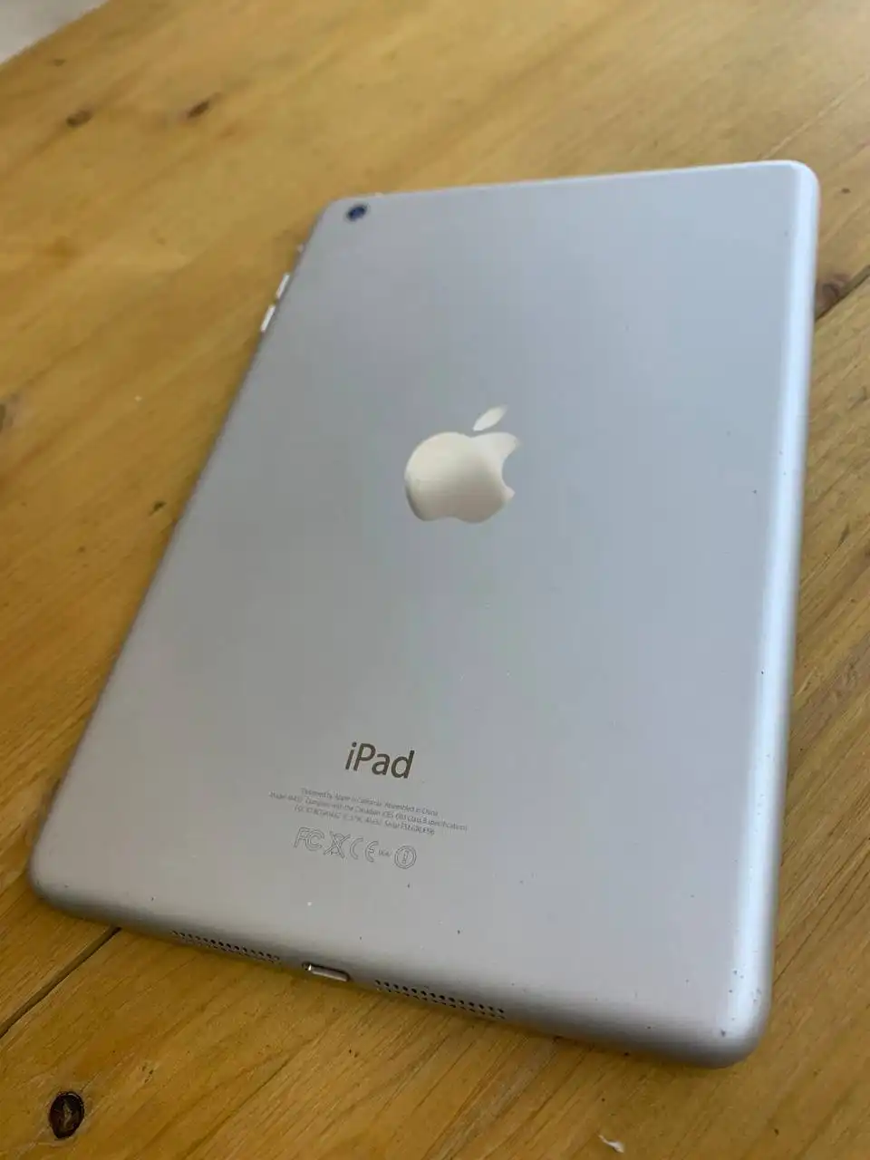Продам iPad mini 1-го поколения (2012)