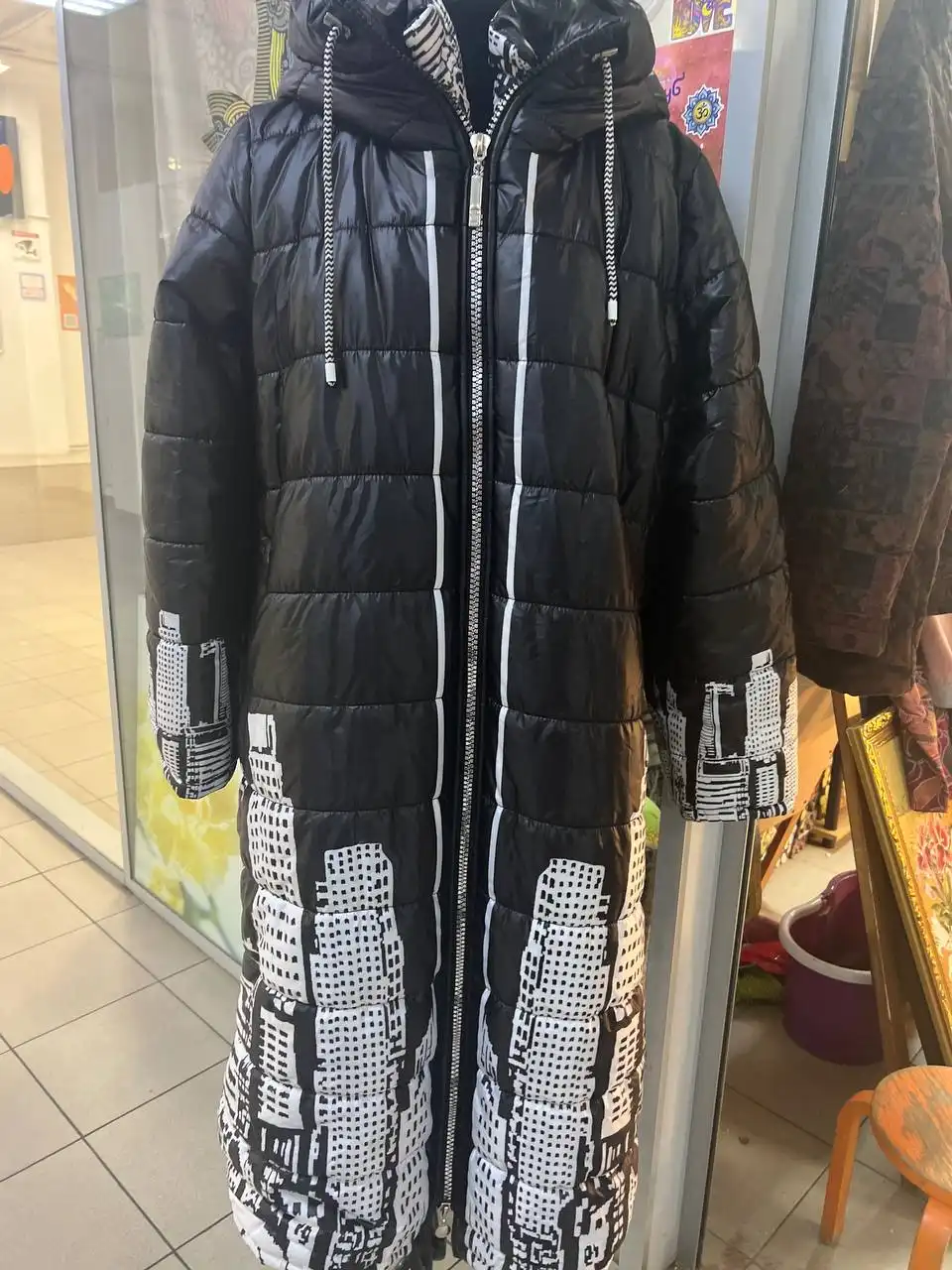 Куртки новые