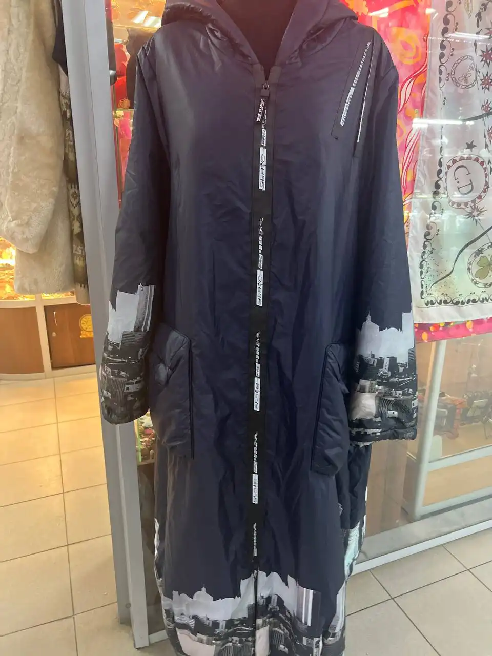 Куртки новые