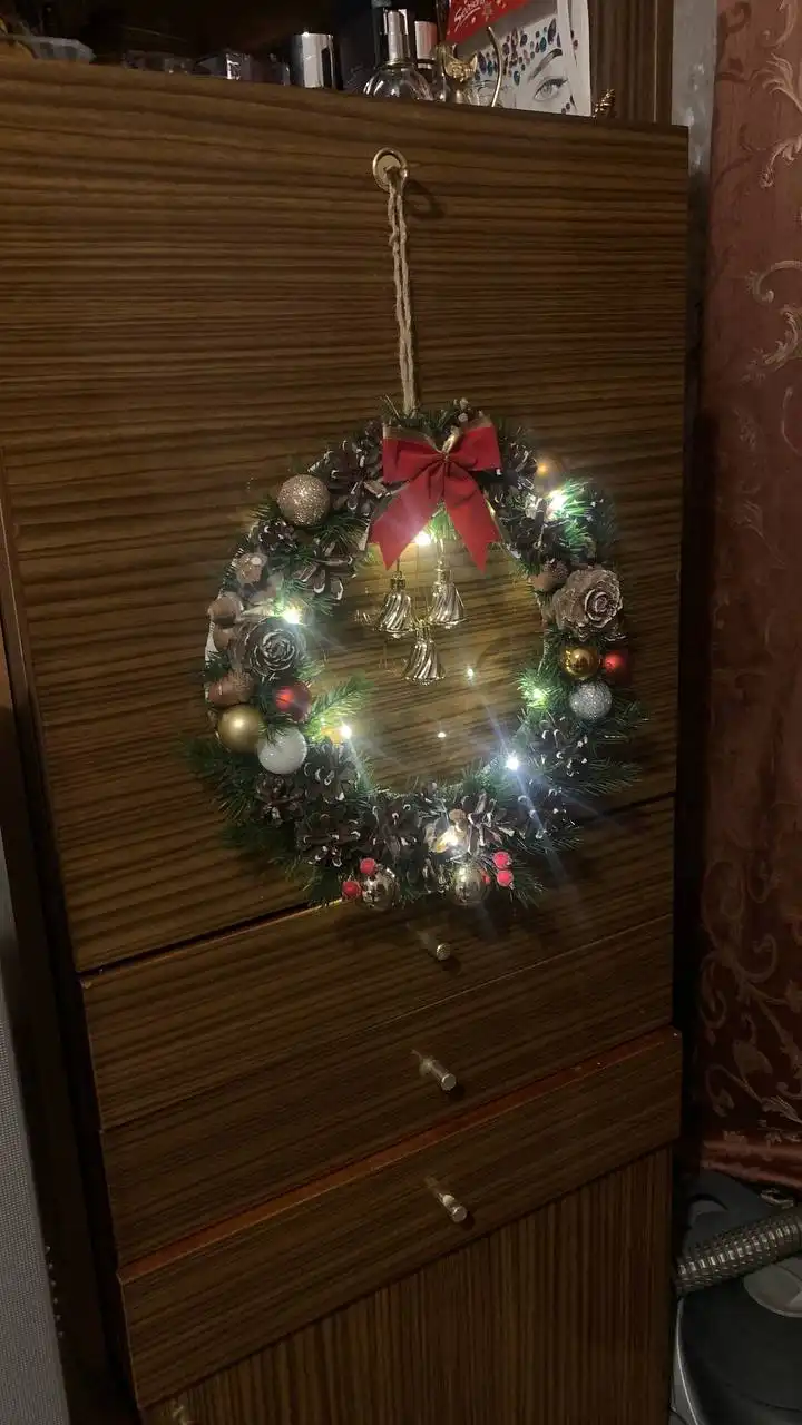 Новогодний венок и звезда