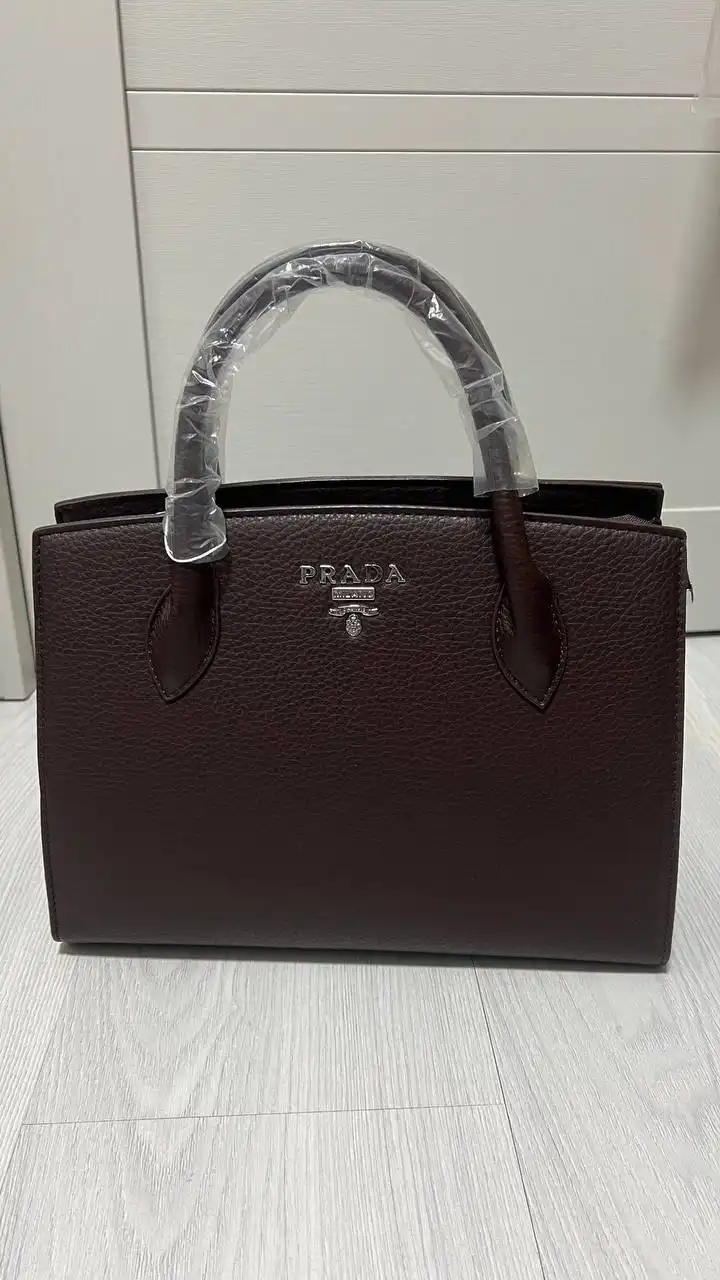 Распродажа женских сумок в Долгопрудном