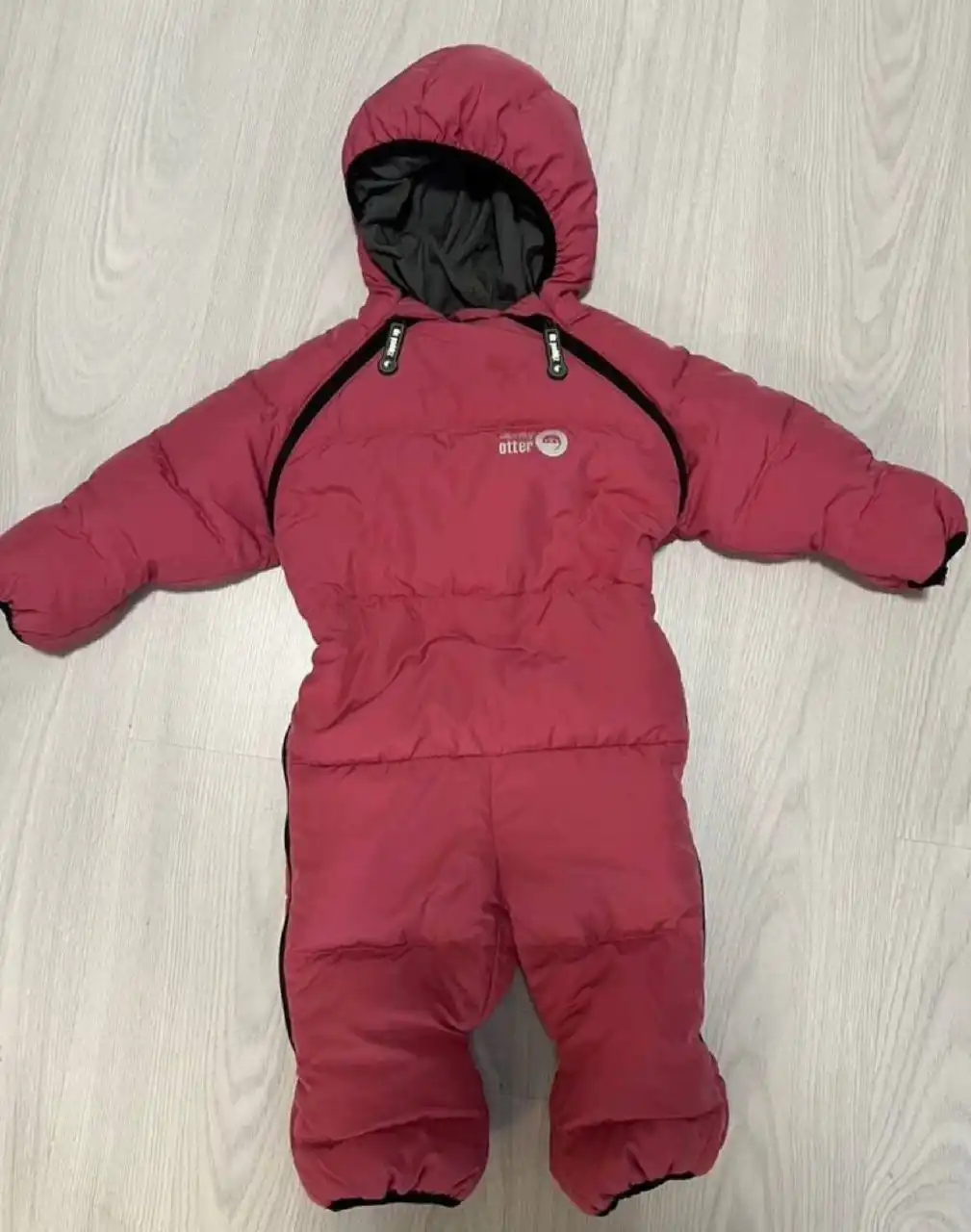 Продажа детской одежды: комбинезоны, куртка, конверт