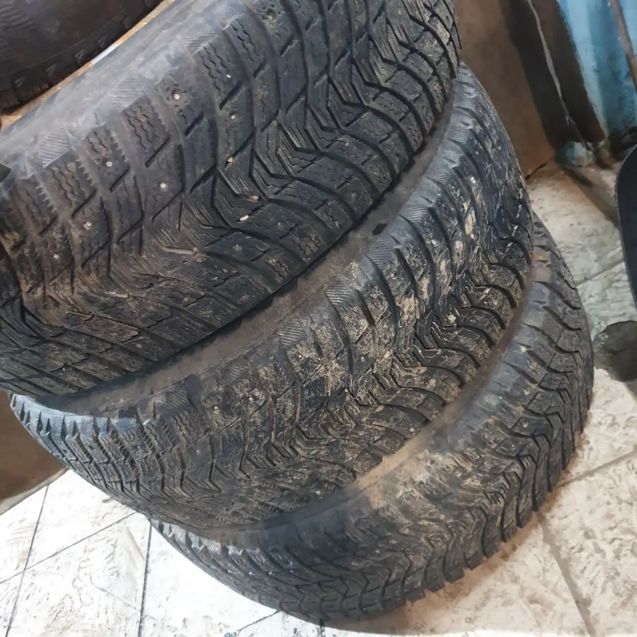 Комплект зимней резины Michelin 215/65 R16 с дисками - Шины и диски (Авто) в Москва