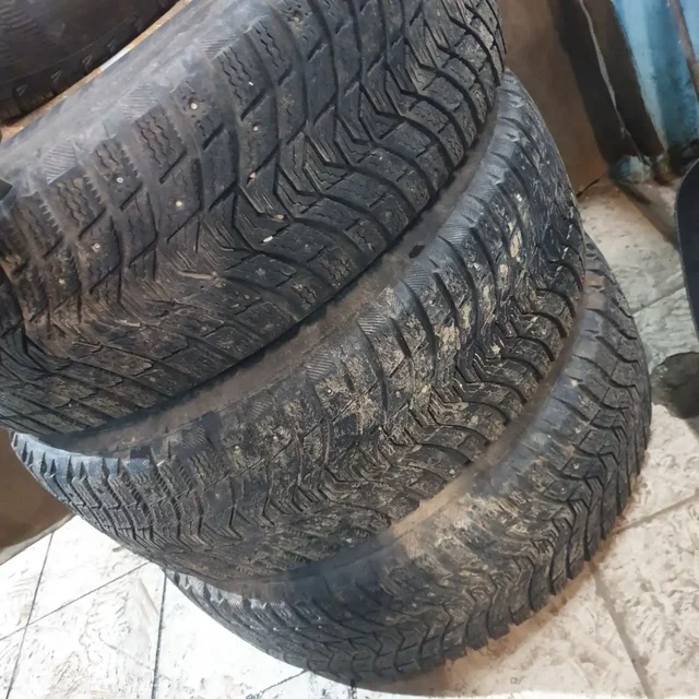 Комплект зимней резины Michelin 215/65 R16 с дисками - частное объявление в Москва