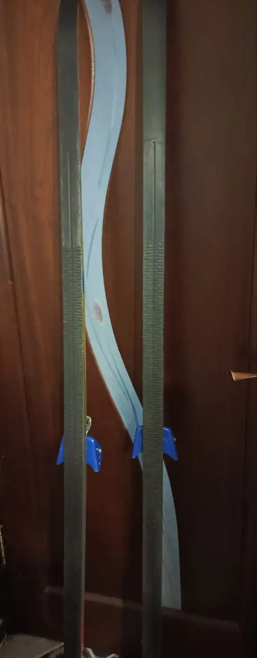 Лыжи беговые с палками 180см - Спорт (Хобби и отдых) в Москва