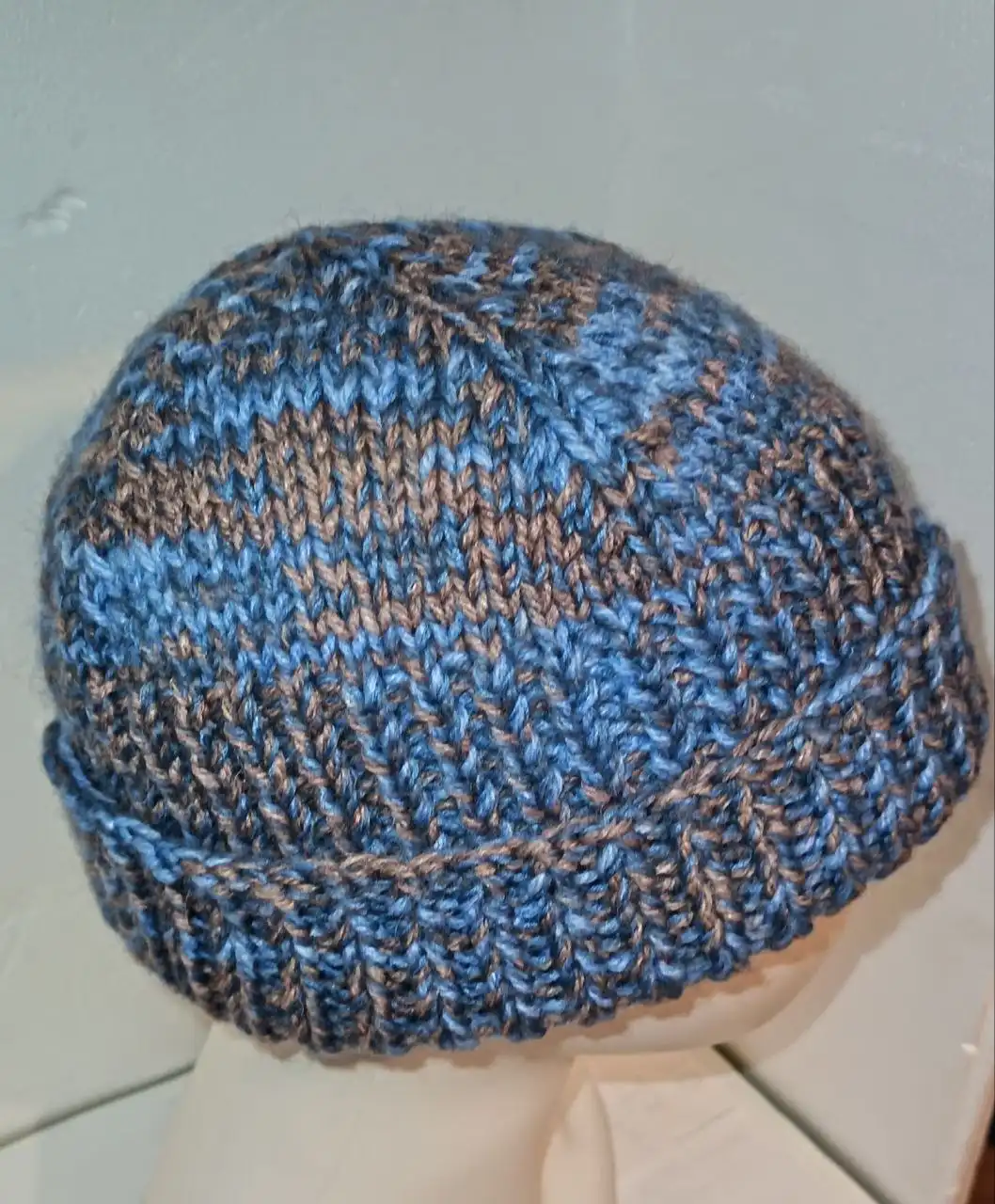 Шапочка ручной работы из полушерсти - Головные уборы (Одежда) в Москва