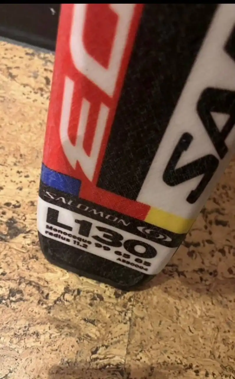 Горные лыжи Salomon 130 см с креплениями и палками - Лыжи (Хобби и отдых) в Москва