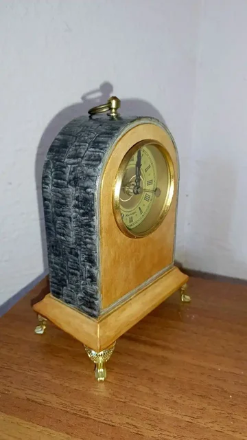 Продам часы - Банковские карты в Москва