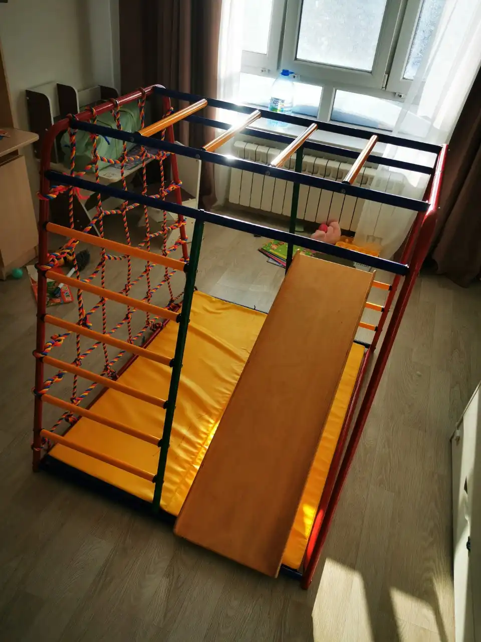 Детская горка с матом и лестницей - Детские товары (Барахолка) в Москва